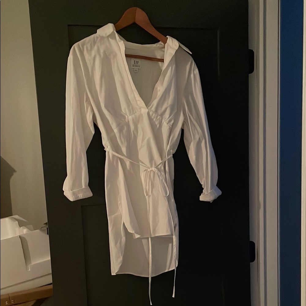 Gap white maternity blouse size small